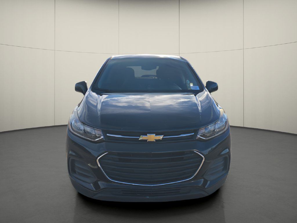 Used 2020 Chevrolet Trax LS w/ Tint and Cruise Package FWD image 2