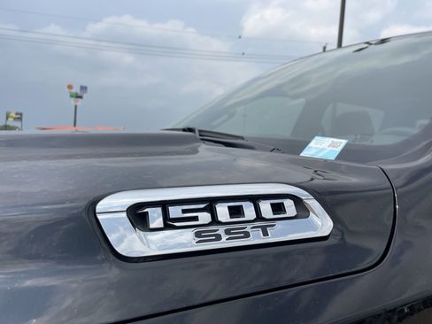 Used 2025 RAM 1500 Laramie w/ Laramie Southwest Edition AWD/4WD image 12