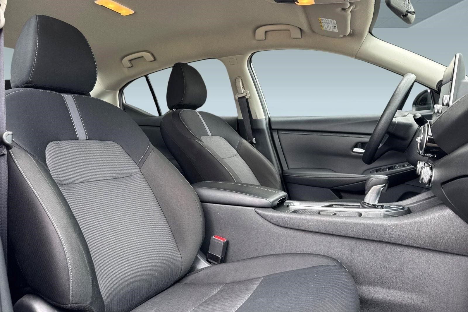 Used 2025 Nissan Sentra SV FWD image 30