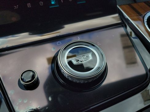 New 2026 Cadillac Escalade ESV Platinum Sport w/ LPO, ONYX Package image 26