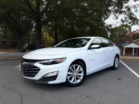 Used 2024 Chevrolet Malibu LT FWD image 2