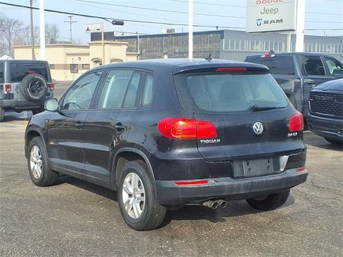 Used 2012 Volkswagen Tiguan S image 7