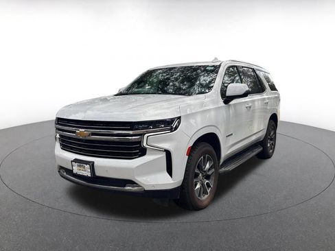 Used 2024 Chevrolet Tahoe LT w/ Luxury Package RWD image 4