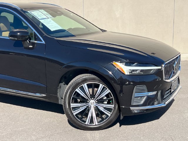Used 2022 Volvo XC60 B5 Inscription w/ Advanced Package FWD image 2