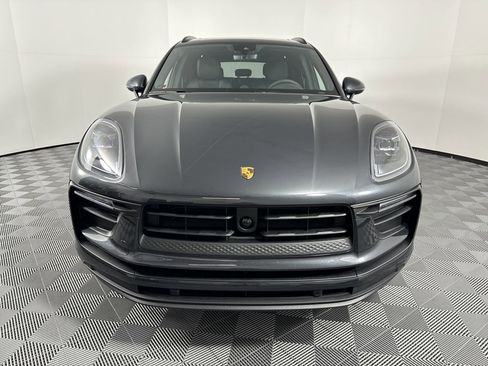 Certified 2025 Porsche Macan image 10