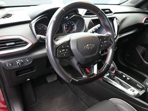 Used 2021 Chevrolet TrailBlazer RS w/ Technology Package FWD image 24