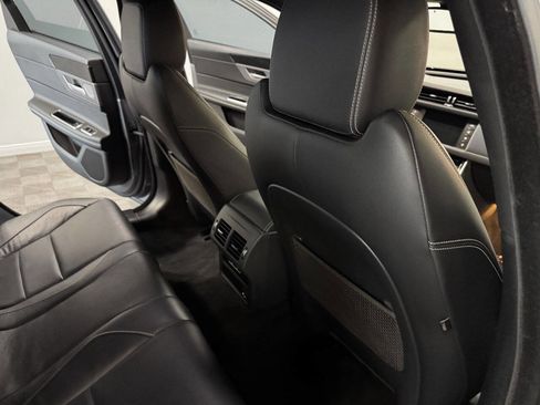 Used 2016 Jaguar XF R-Sport image 49