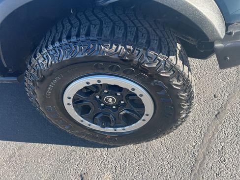 Used 2022 Ford Bronco Badlands image 2