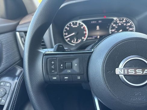 Used 2023 Nissan Rogue SV FWD image 14
