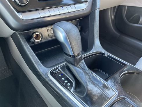 Used 2019 Hyundai Sonata SE FWD image 21