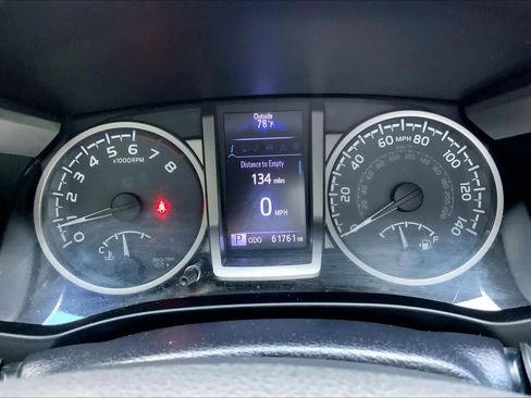 Used 2018 Toyota Tacoma SR5 image 25