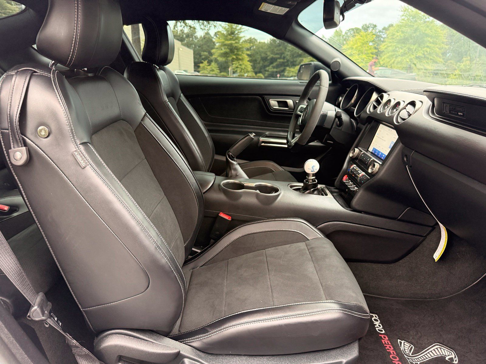 Used 2016 Ford Mustang Shelby GT350 w/ Technology Package RWD image 34