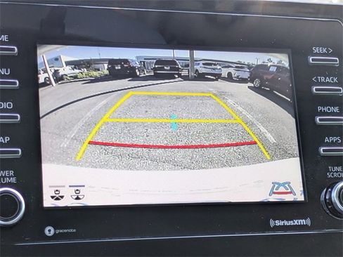 Used 2021 Toyota Camry SE image 18