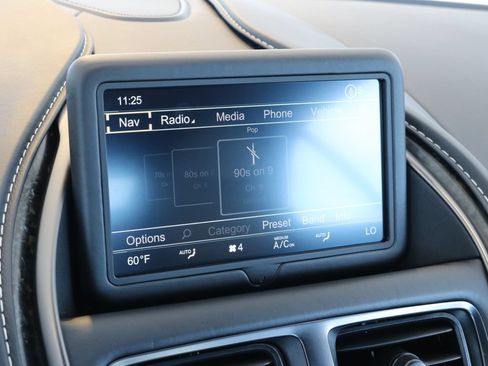 Used 2019 Aston Martin DB11 Volante RWD image 12