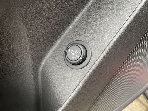 Used 2023 Chevrolet Equinox LT image 15