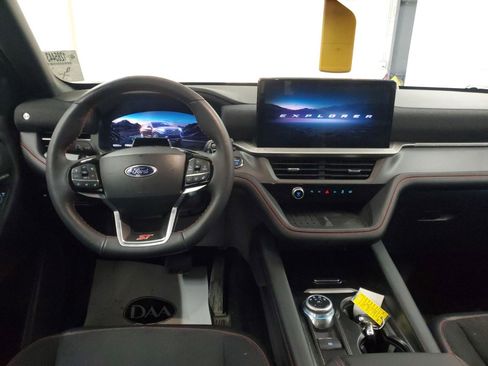 Used 2025 Ford Explorer ST AWD/4WD image 6