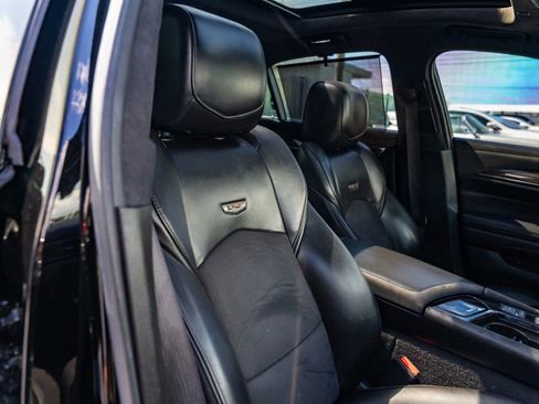 Used 2019 Cadillac CTS V w/ Luxury Package RWD image 18