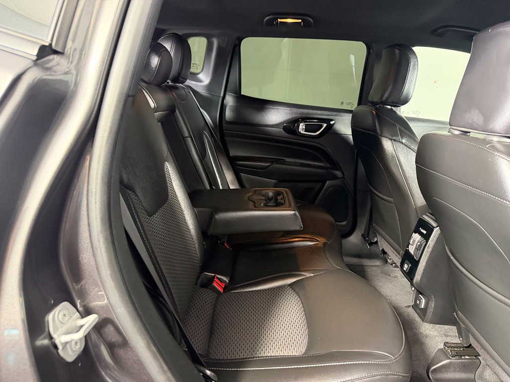 Used 2022 Jeep Compass Latitude FWD image 19