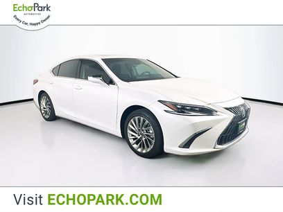 Used 2023 Lexus ES 300h w/ Luxury Package