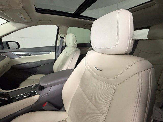 Used 2024 Cadillac XT5 Premium Luxury FWD image 6