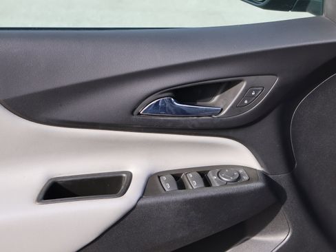 Used 2022 Chevrolet Equinox LS w/ LS Convenience Package image 23