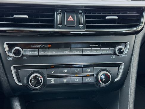 Used 2020 Kia Optima SE image 12