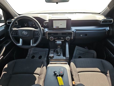 Used 2025 Toyota 4Runner SR5 AWD/4WD image 10