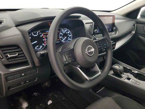 Used 2024 Nissan Rogue SV image 8