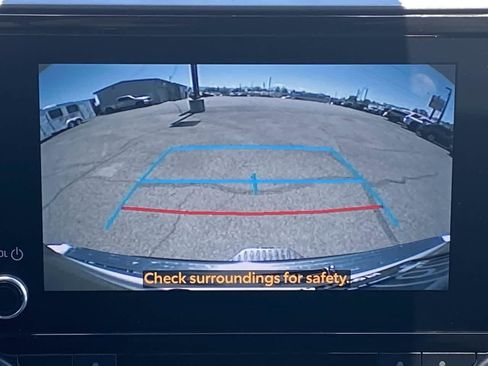 Used 2023 Toyota Highlander XLE AWD/4WD image 17