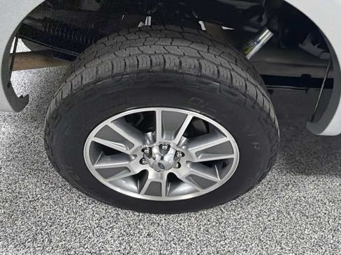 Used 2014 Ford F150 Lariat w/ Equipment Group 502A Luxury AWD/4WD image 42