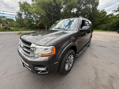 Used 2017 Ford Expedition XLT AWD/4WD image 4