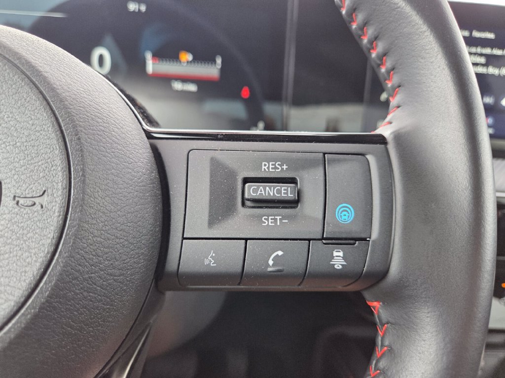 Used 2026 Nissan Kicks SR FWD image 14