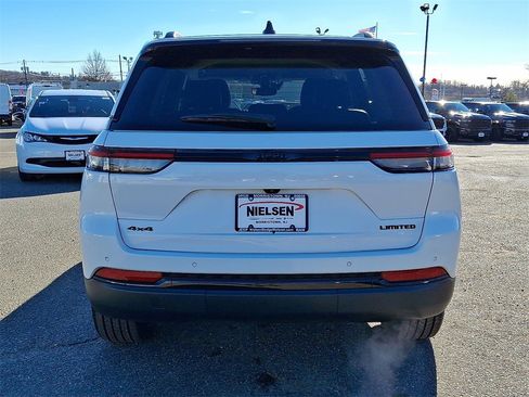 Certified 2023 Jeep Grand Cherokee Limited w/ Black Appearance Package image 23