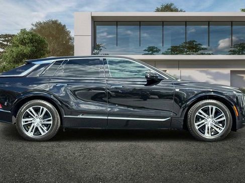 New 2026 Cadillac Lyriq Premium Luxury image 3