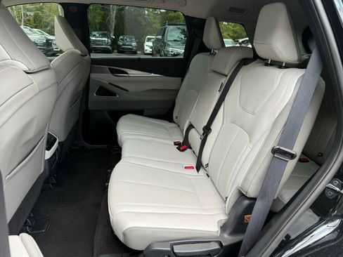 Used 2026 INFINITI QX60 Luxe w/ Cargo Package FWD image 9