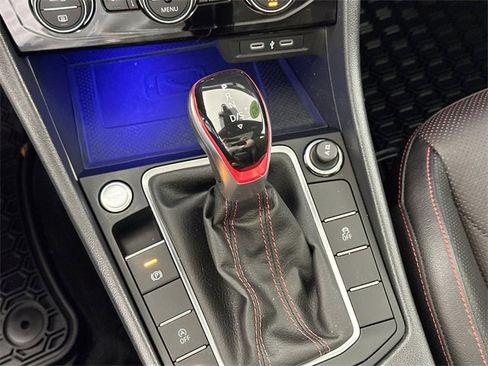 Used 2023 Volkswagen Jetta GLI Autobahn image 15