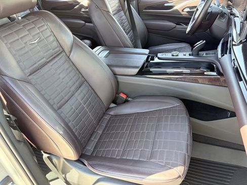 Certified 2023 Cadillac Escalade ESV Premium Luxury Platinum w/ LPO, Radiant Package AWD/4WD image 11