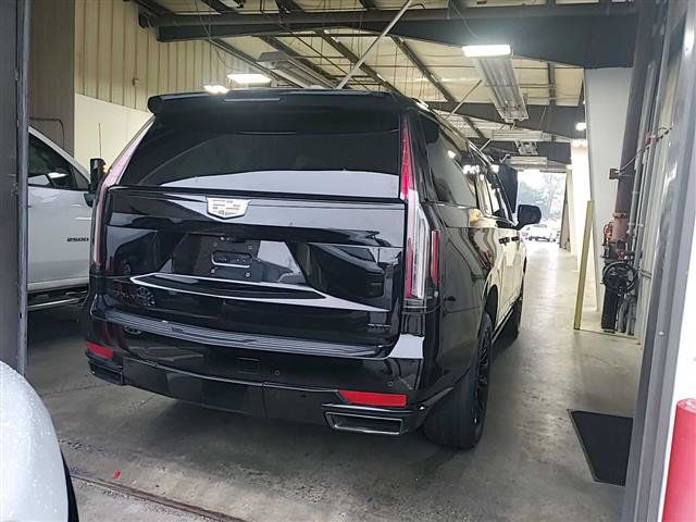 Used 2023 Cadillac Escalade ESV Sport Platinum w/ LPO, ONYX Package AWD/4WD image 16