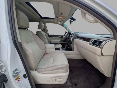 Used 2014 Lexus GX 460 w/ Premium Package AWD/4WD image 22