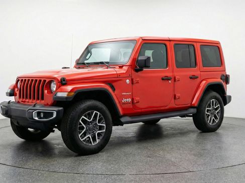 Used 2025 Jeep Wrangler Sahara image 2