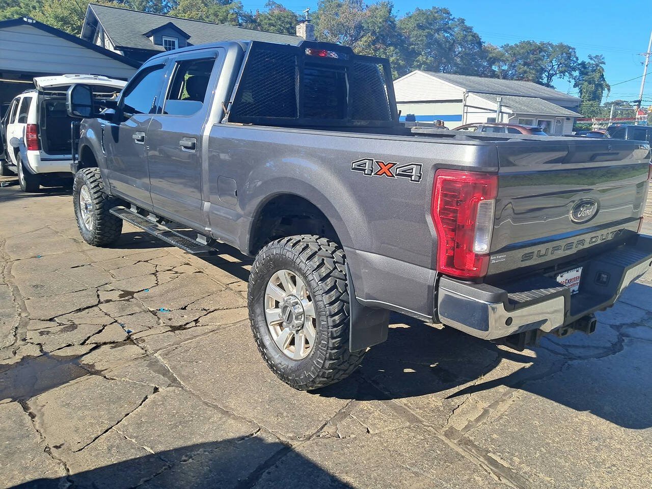 Used 2019 Ford F250 XLT w/ XLT Value Package AWD/4WD image 4