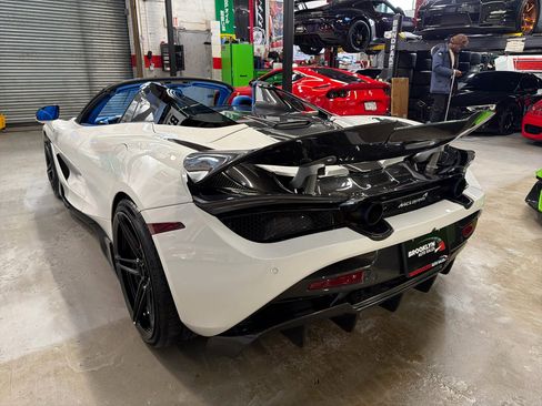 Used 2022 McLaren 720S Performance image 8