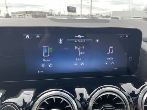 Certified 2025 Mercedes-Benz GLA 250 image 24