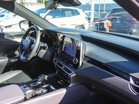 Used 2025 Lexus RX 350 FWD image 16