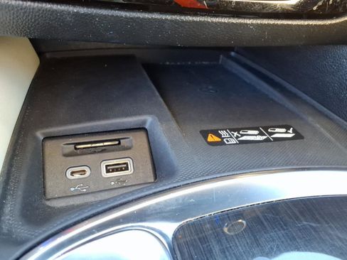 Used 2023 Buick Enclave Premium image 18