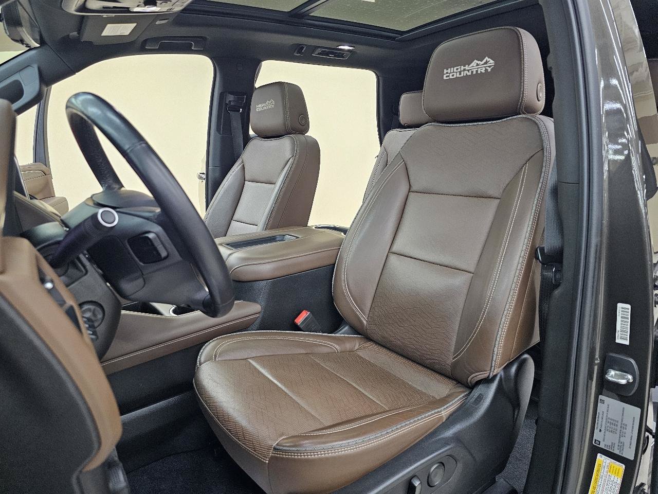 Used 2021 Chevrolet Tahoe High Country w/ Premium Package AWD/4WD image 18