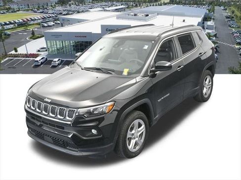 Used 2024 Jeep Compass Latitude image 44