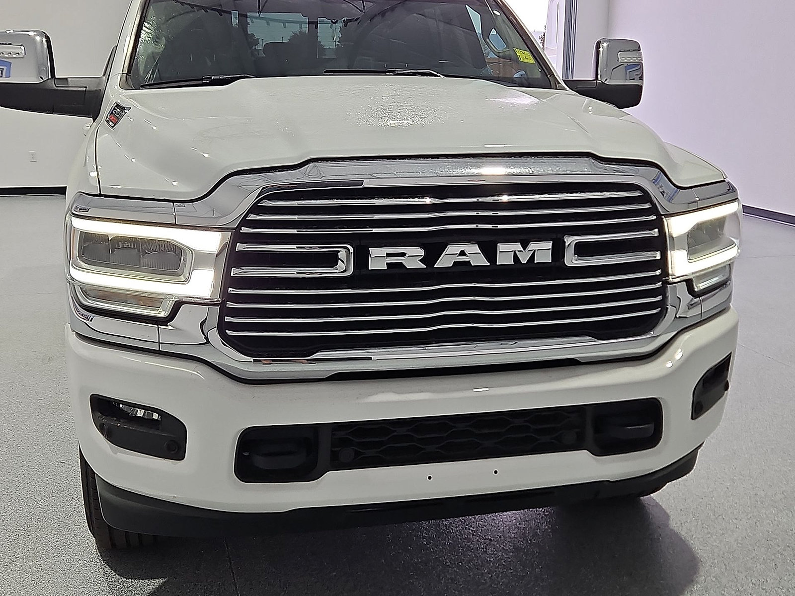 Used 2024 RAM 2500 Laramie AWD/4WD image 10