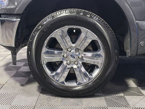 Used 2018 Ford F150 Lariat w/ Equipment Group 502A Luxury AWD/4WD image 16
