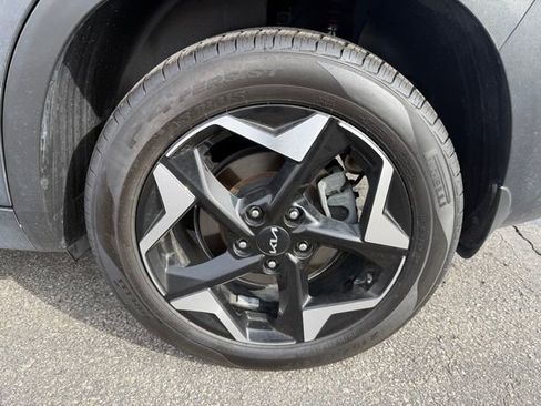 Used 2024 Kia Seltos EX image 10